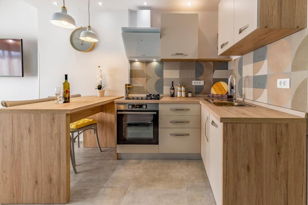 New Two Bedroom Apartment Maloni プーラ エクステリア 写真